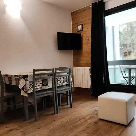 Cosy Aux Pieds Des Pistes Avec Balcon Et Coin Montagne - La Joue Du Loup - Fr-1-504-621 *